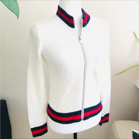 Forever 21 Sweaters - 🟡2/30$ | Soft Cream Sweater With Front Zipper